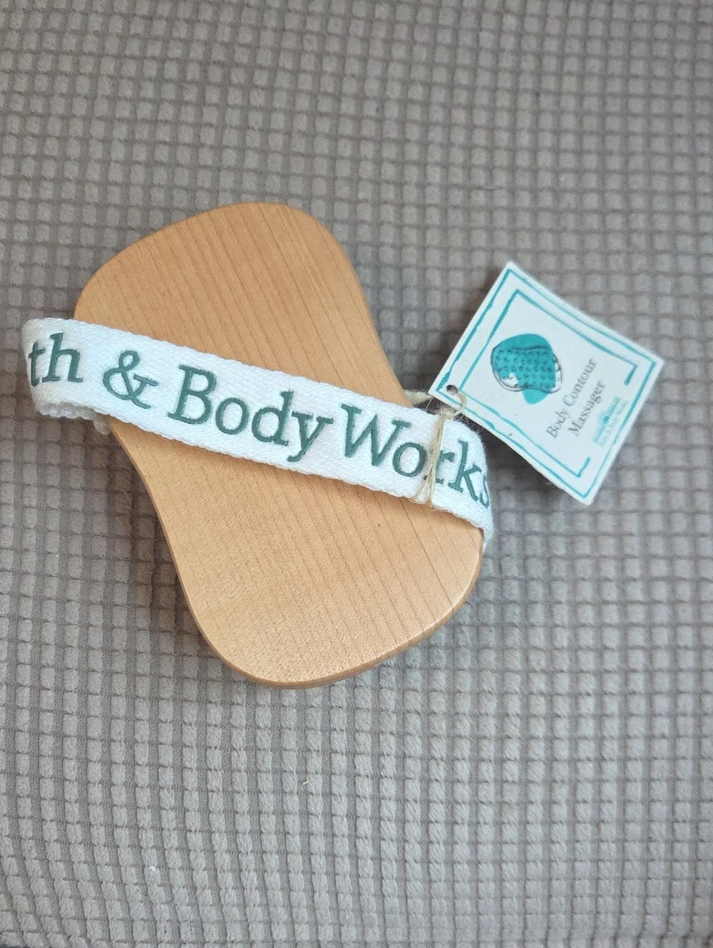 NWT Bath & Body Works Wooden Body Contour Massager with Green Logo Strap